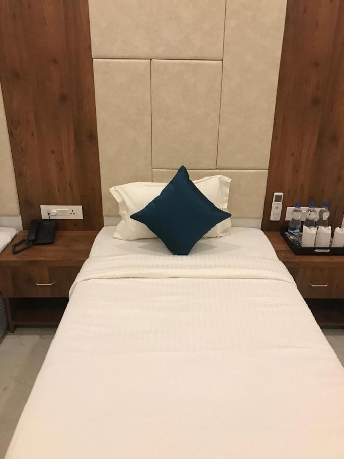 Hotel Hari Vilaas Varanasi Exterior photo